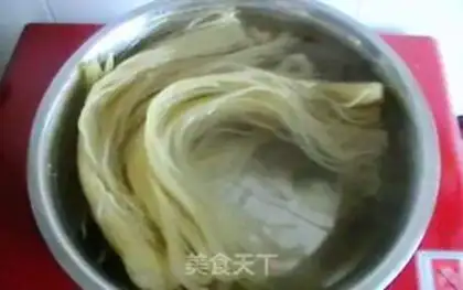 Make Homemade cold noodles step 1