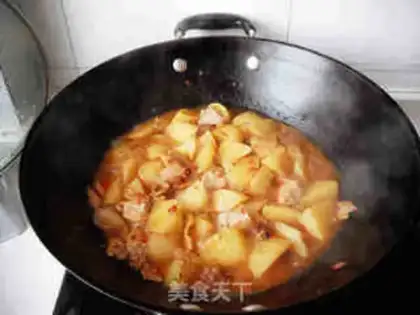 Make Sichuan-style potato braised pork step 6