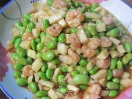 Make stir-fried edamame with shrimp and rice straw step 11