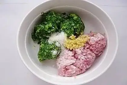 Make Big wonton with green vegetables and fresh meat step 4