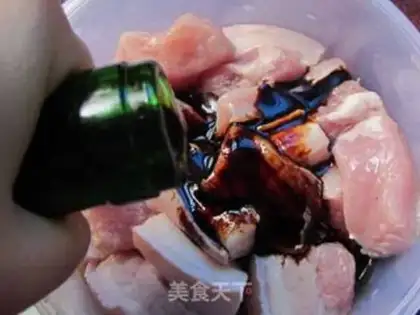 Make Jiaxing fresh meat rice dumplings step 3