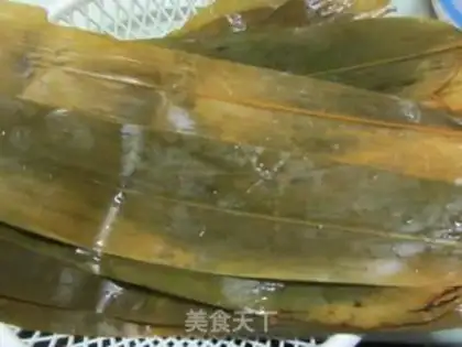 Make Jiaxing fresh meat rice dumplings step 9