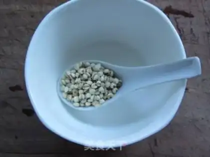 Make Congee with dried vegetables and pork step 1