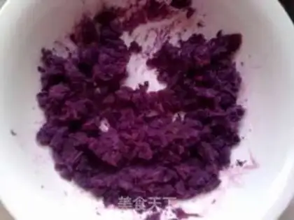 Make Purple sweet potato glutinous rice meatballs step 1