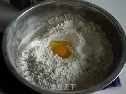 Make Chinese cabbage, pork and sea rice dumplings step 7