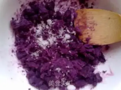 Make Purple sweet potato glutinous rice meatballs step 2