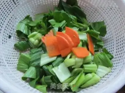Make Congee with dried vegetables and pork step 3