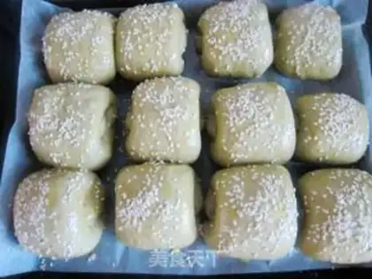 Make Oil-free matcha sesame steak bun step 7
