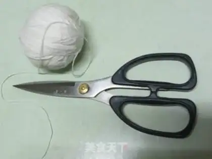 Make Jiaxing fresh meat rice dumplings step 13