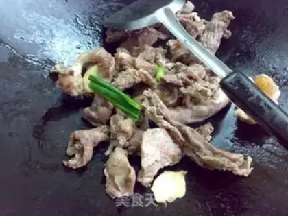 Make Stewed beef brisket with onions step 5