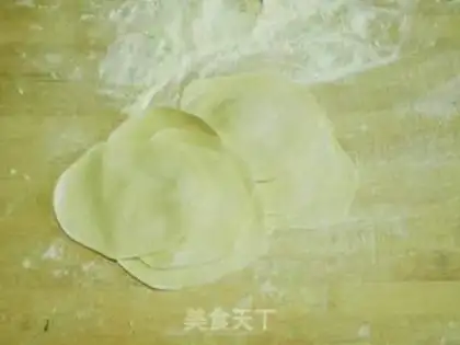 Make Chinese cabbage, pork and sea rice dumplings step 10