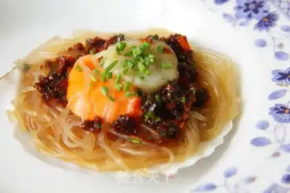 Make Steamed scallops with garlic and vermicelli step 5