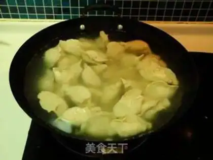 Make Chinese cabbage, pork and sea rice dumplings step 12