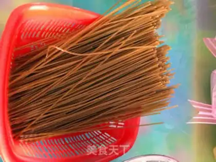Make Sour and spicy bitter buckwheat noodles step 0