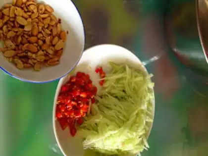 Make Sour and spicy bitter buckwheat noodles step 1