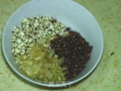 Make Coix seed red bean paste step 0