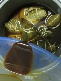 Make Jiaxing fresh meat rice dumplings step 22