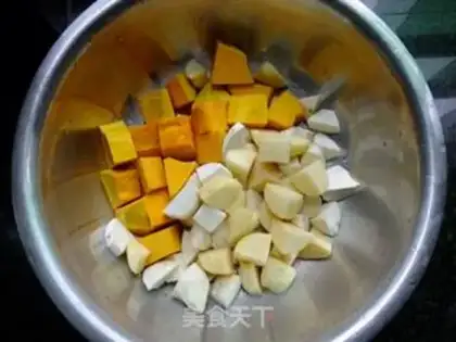 Make Steamed pork rice with sweet potato and pumpkin flour step 0
