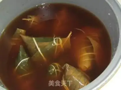 Make Jiaxing fresh meat rice dumplings step 23