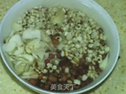 Make Coix seed red bean paste step 2
