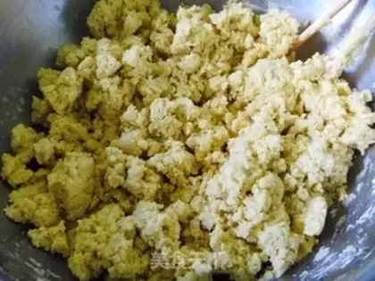 Make Coarse grains and cabbage pasted with cakes step 1