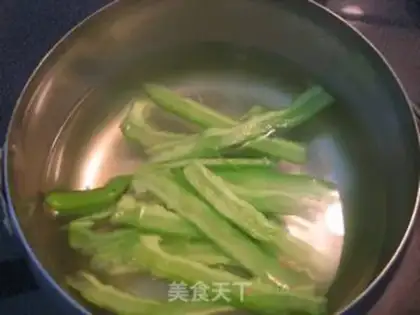 Make Balsam pear egg cake step 2