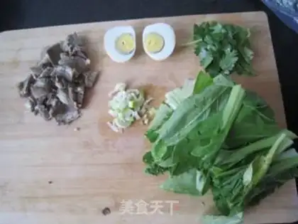Make Frankincense beef noodles step 0
