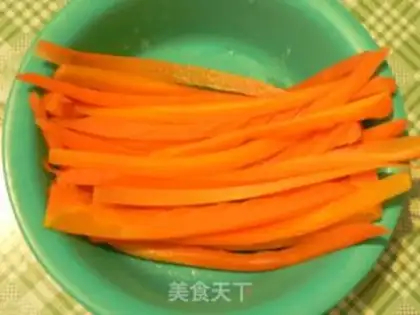 Make Spicy Squid Sushi step 4