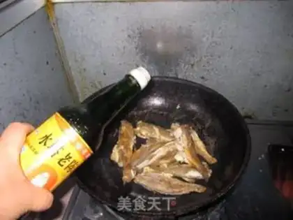 Make Small yellow croaker in tomato sauce step 4