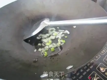Make Frankincense beef noodles step 1