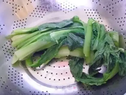 Make Coarse grains and cabbage pasted with cakes step 6