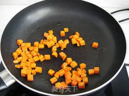 Make egg fried rice step 3