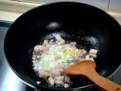 Make stir-fried three dices with soy sauce step 1