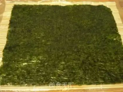 Make Spicy Squid Sushi step 9
