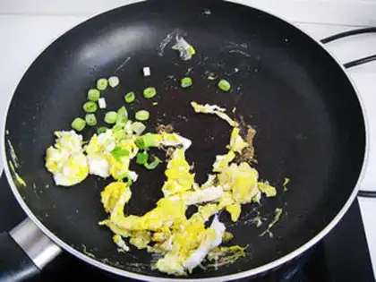 Make egg fried rice step 5