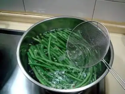 Make Cowpea and pork vegetable buns step 1