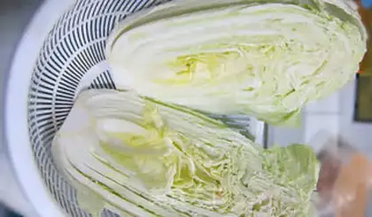 Make spicy cabbage step 1