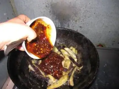 Make braised eggplant in soy sauce step 5