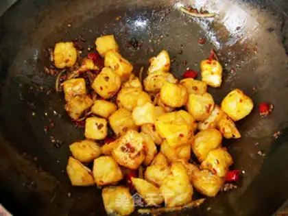 Make Stewed tofu in beef sauce step 3