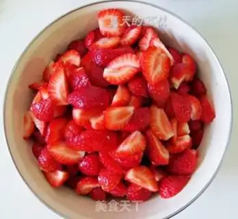 Make strawberry jam step 1