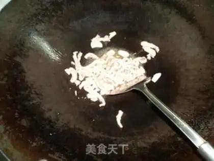 Make stir-fried shredded pork with hot and sour pepper and radish step 2