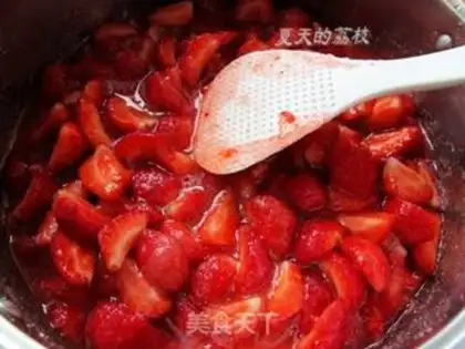 Make strawberry jam step 3