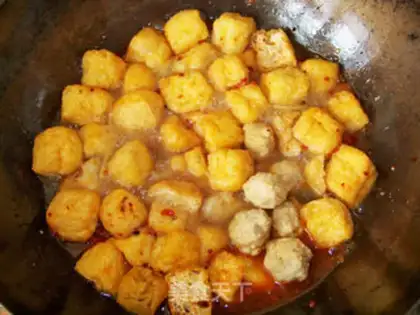 Make Stewed tofu in beef sauce step 5