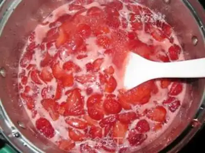 Make strawberry jam step 5