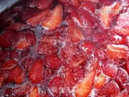 Make strawberry jam step 7