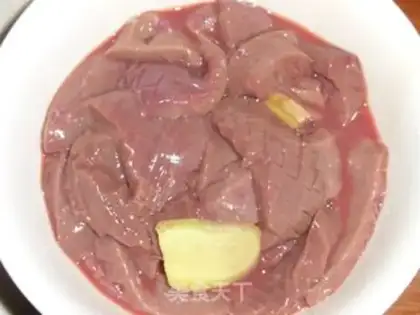 Make Litchi kidney flower step 1