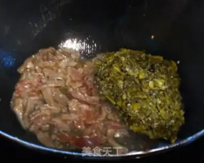 Make Shredded Pork Noodles with Vegetables step 6