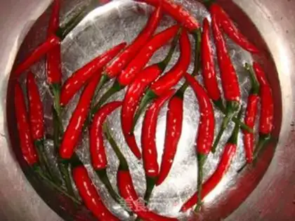 Make Homemade spicy XO sauce step 2