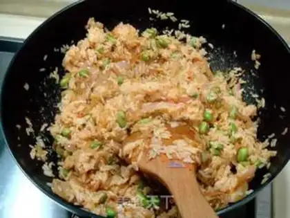 Make Fried rice with green beans and pickles step 3