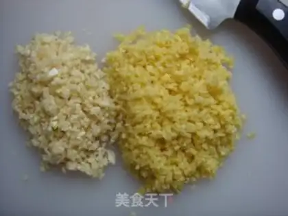 Make Homemade spicy XO sauce step 4